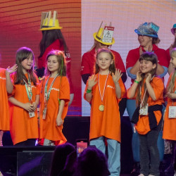 aktualnosci-Dzieci z SP2 w Siechnicach podbijają światową scenę kreatywności: Zbiórka na finał Olimpiady w USA