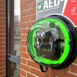 aktualnosci-Ratuj z Sercem – inicjatywa, która może uratować życie. Nowe lokalizacje AED w Siechnicach