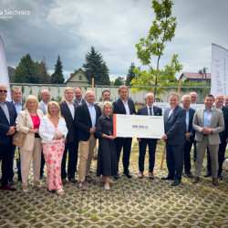 aktualnosci-900 tysięcy złotych dla Gminy Siechnice. Powstaną nowe boiska i bieżnia
