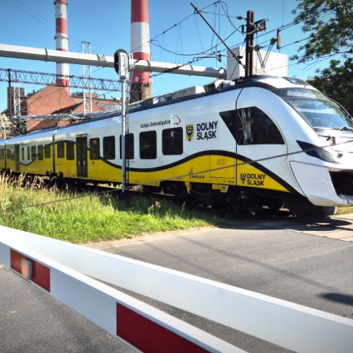aktualnosci-Wakacyjne rozkłady jazdy Kolei Dolnośląskich. Zastępcza komunikacja autobusowa