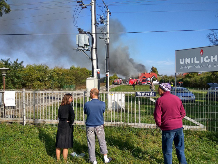 Radwanice: pożar hali produkcyjnej