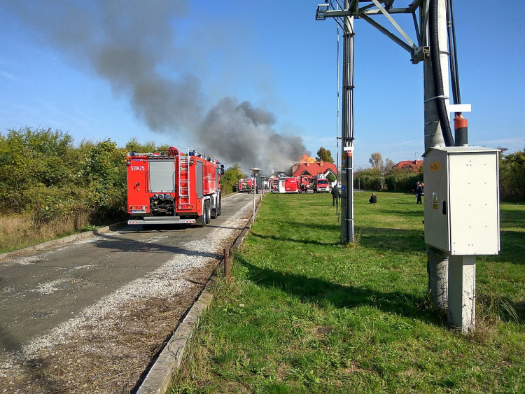 Radwanice: pożar hali produkcyjnej
