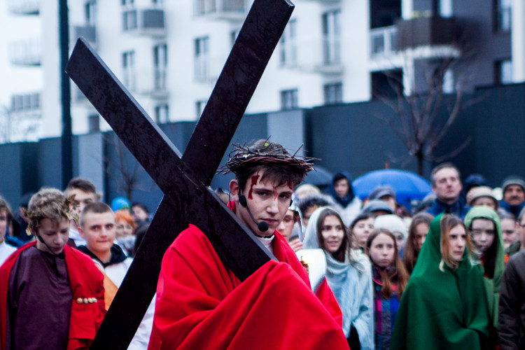 Droga Krzyżowa ulicami Siechnic - fotorelacja, video
