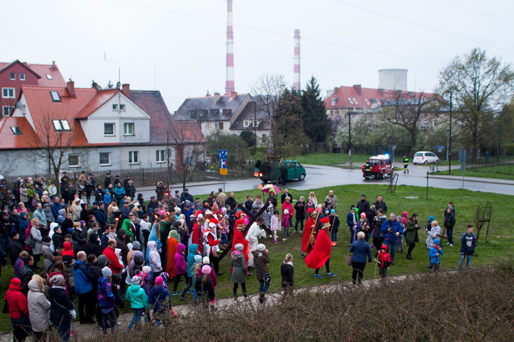 Droga Krzyżowa ulicami Siechnic - fotorelacja, video