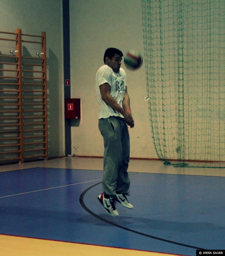 Nocny turniej siatkówki – zdjęcia