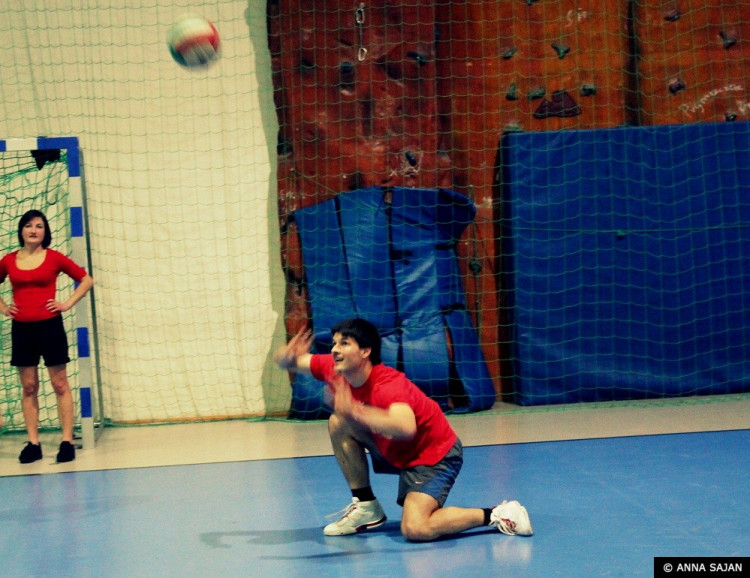 Nocny turniej siatkówki – zdjęcia