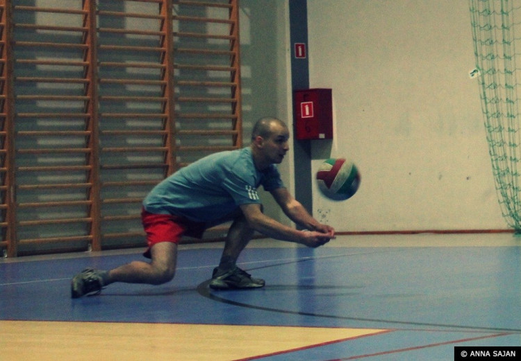 Nocny turniej siatkówki – zdjęcia