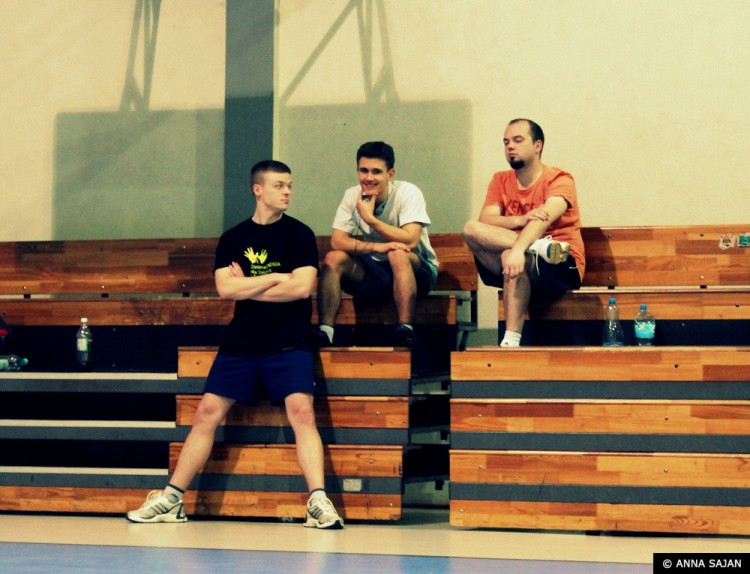 Nocny turniej siatkówki – zdjęcia