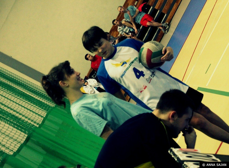 Nocny turniej siatkówki – zdjęcia