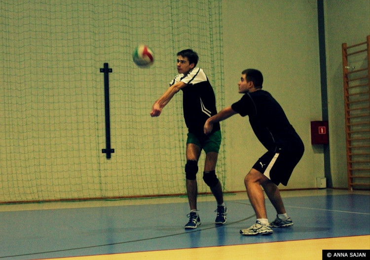 Nocny turniej siatkówki – zdjęcia