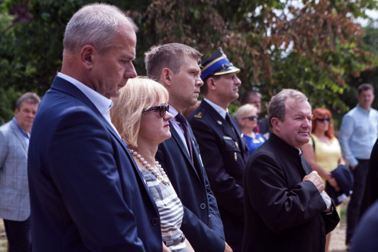 Wmurowanie kamienia węgielnego pod budowę szkoły podstawowej
