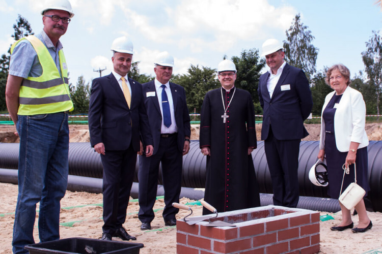 Wmurowanie kamienia węgielnego pod budowę szkoły podstawowej