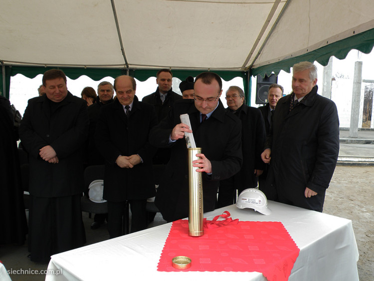 Wmurowanie kamienia węgielnego pod Ratusz w Siechnicach – zdjęcia