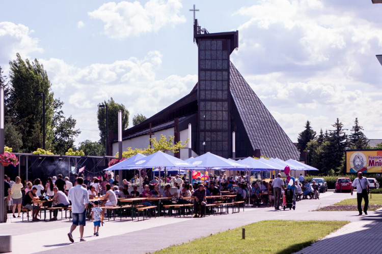 Miasteczko rozrywki i występy sekcji Centrum Kultury – zdjęcia