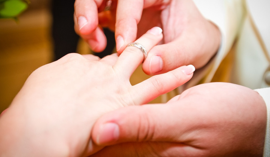 Siechnice: Jaki pierścionek zaręczynowy wybrać? Krótki poradnik zakupowy