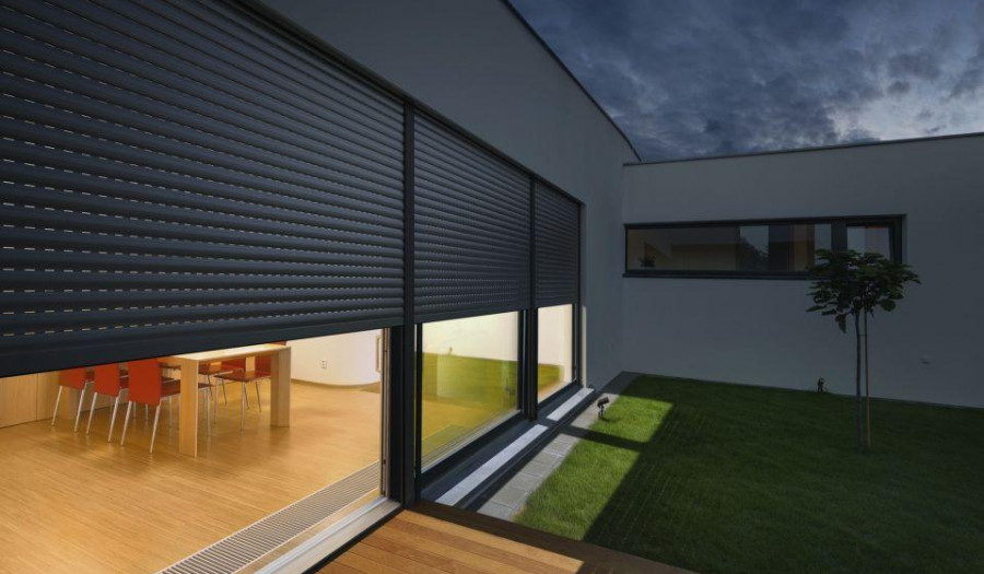 Siechnice: Rolety się zacinają? Poradnik mieszkańca: kiedy naprawa rolet to konieczność